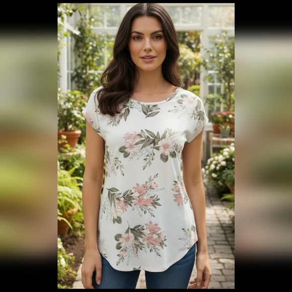Ardene Tops - 2/20$ Ardene Pastel Floral Top, Soft Girl / Coquette Aesthetic - size L